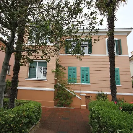 By The Sea - 10021 Apartament